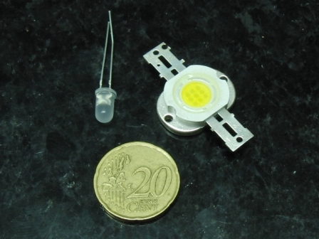 comparação entre led 5mm.JPG
